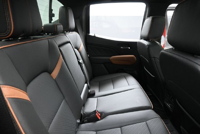 Used 2025 GMC Canyon AT4 w/ Technology Plus Package AWD/4WD image 23