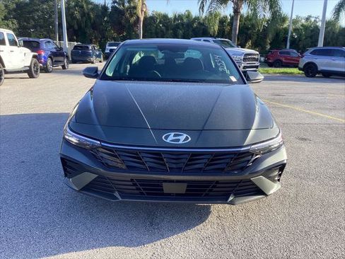 Used 2025 Hyundai Elantra SEL FWD image 2