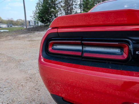 Used 2021 Dodge Challenger SXT RWD image 10