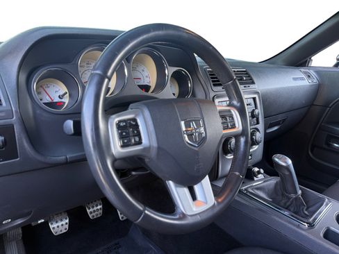 Used 2014 Dodge Challenger R/T RWD image 12