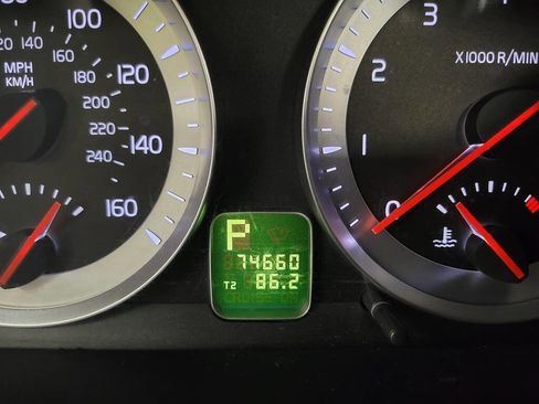 Used 2012 Volvo C70 T5 image 30