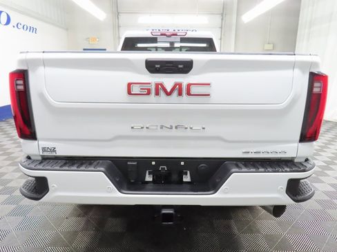 Used 2025 GMC Sierra 2500 Denali w/ Technology Package image 41