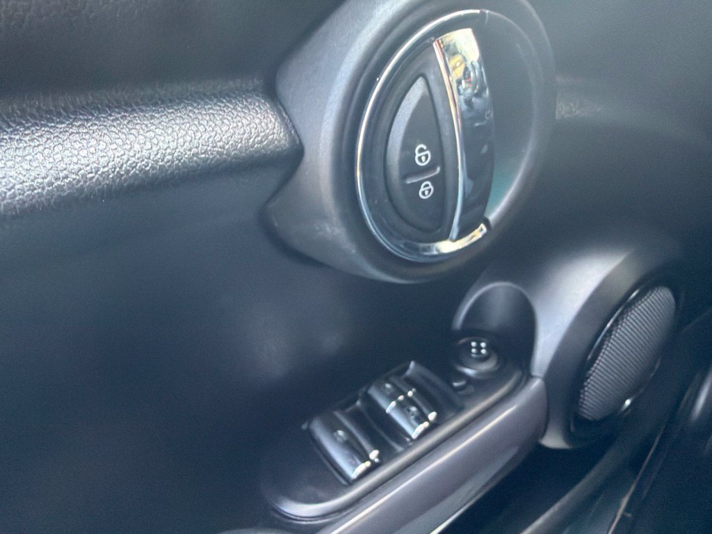 Used 2020 MINI Cooper Convertible w/ Storage Package FWD image 21