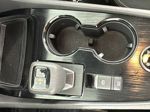 Certified 2023 Nissan Rogue SV image 28