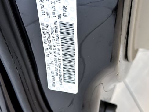 Used 2013 Chrysler Town & Country Touring FWD image 29