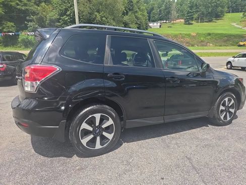 Used 2017 Subaru Forester 2.5i Premium w/ All-Weather Package AWD/4WD image 5