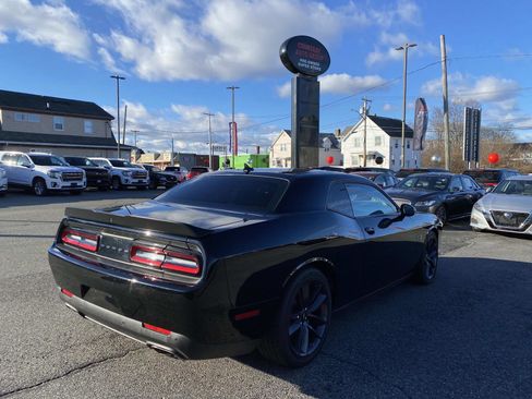 Used 2019 Dodge Challenger R/T Scat Pack w/ Shaker Package image 5