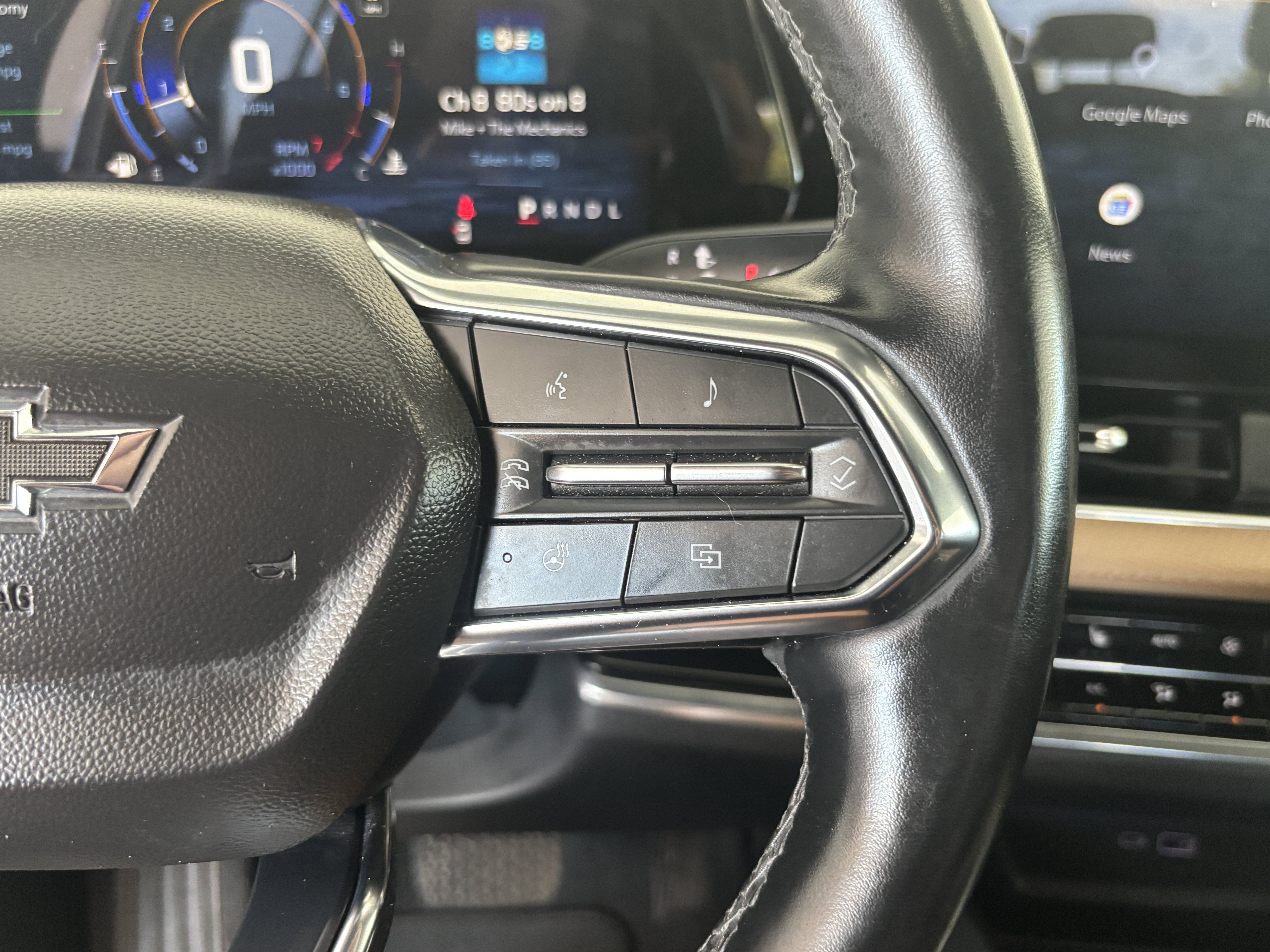 Used 2025 Chevrolet Equinox ACTIV w/ Safety and Technology Package AWD/4WD image 12