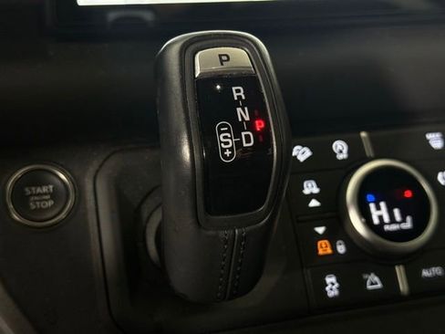 Certified 2024 Land Rover Defender 110 X-Dynamic SE image 39