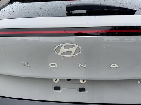 Certified 2024 Hyundai Kona Limited AWD/4WD image 10