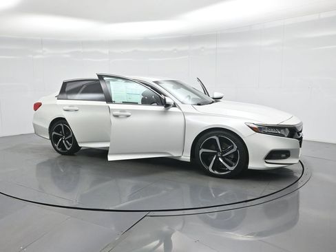 Used 2019 Honda Accord Sport image 32