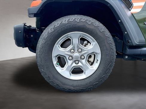 Used 2021 Jeep Wrangler Unlimited Sport AWD/4WD image 9