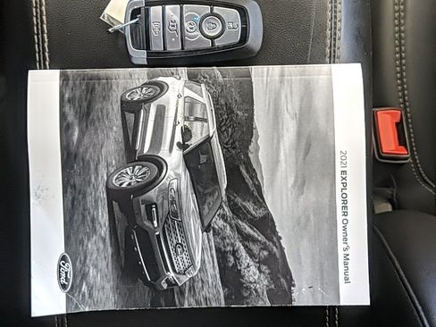 Used 2021 Ford Explorer XLT w/ Equipment Group 202A image 27