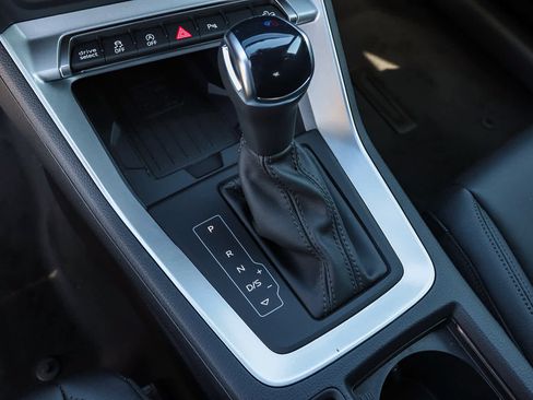 New 2025 Audi Q3 2.0T Premium image 25