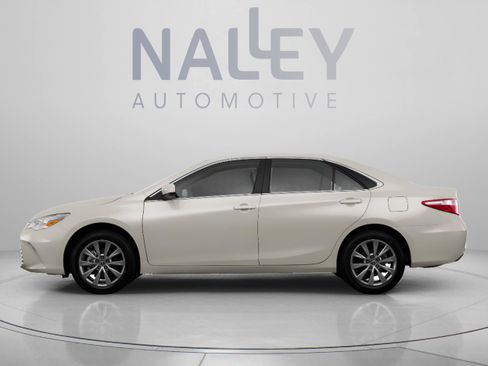 Used 2016 Toyota Camry XLE FWD image 2