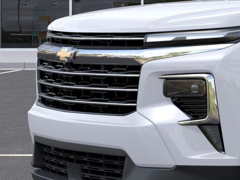 New 2026 Chevrolet Traverse LT w/ Sun and Wheel Package AWD/4WD image 13