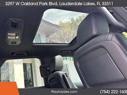 Used 2020 Land Rover Discovery HSE image 41