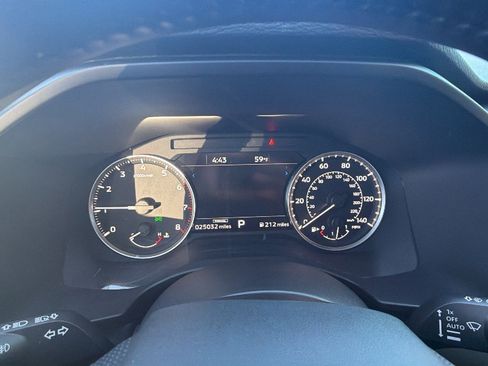 Used 2023 Mitsubishi Outlander SE image 9