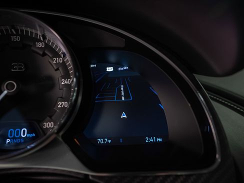 Used 2018 Bugatti Chiron image 14