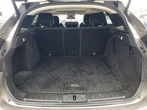 Used 2018 Jaguar F-PACE R-Sport image 8