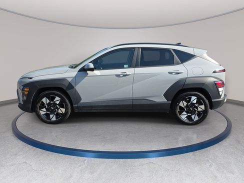 Used 2025 Hyundai Kona SEL FWD image 8