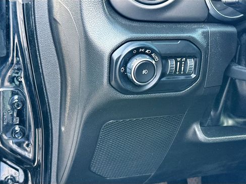 Used 2022 Jeep Wrangler Unlimited Sport S image 11