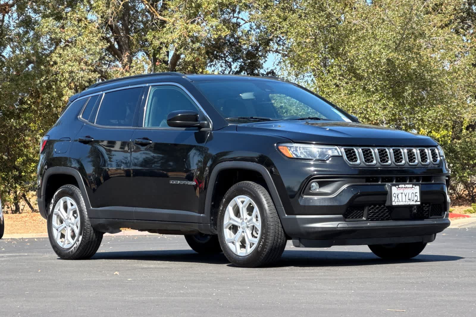 Used 2024 Jeep Compass Latitude AWD/4WD image 9