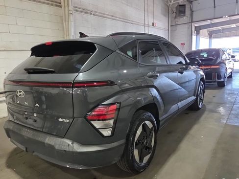 Used 2024 Hyundai Kona SEL image 2