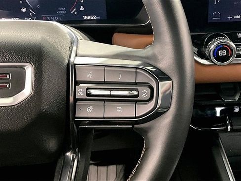 Used 2023 GMC Canyon AT4 w/ AT4 Premium Package image 13