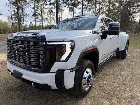 Used 2025 GMC Sierra 3500 Denali Ultimate AWD/4WD image 1