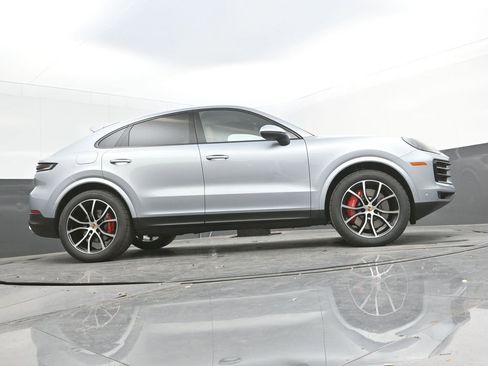 Used 2026 Porsche Cayenne S AWD/4WD image 16