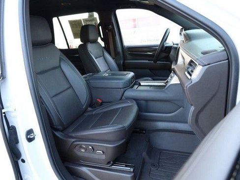 Used 2023 GMC Yukon Denali AWD/4WD image 27
