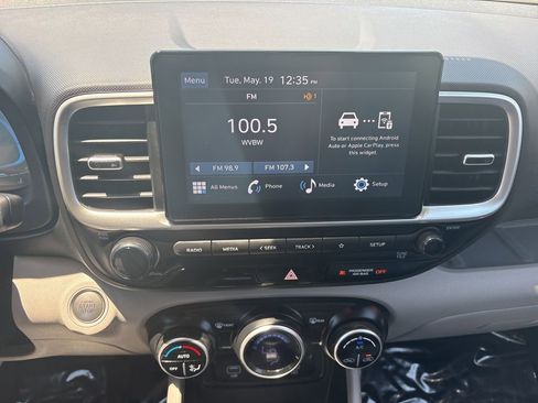 Used 2025 Hyundai Venue SEL FWD image 21