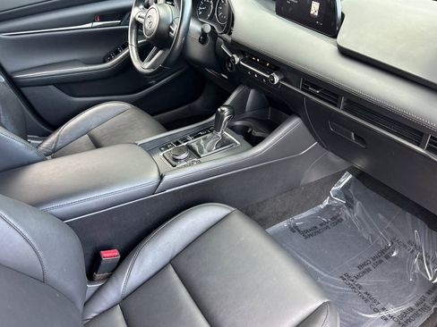 Used 2022 MAZDA MAZDA3 s image 31