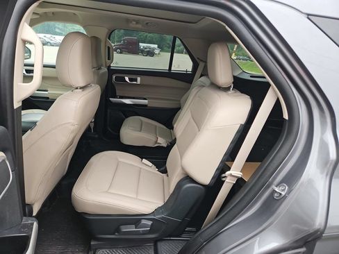 Used 2023 Ford Explorer XLT w/ Equipment Group 202A AWD/4WD image 3