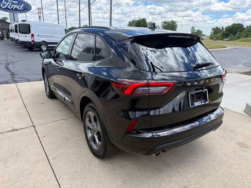 Certified 2023 Ford Escape ST-Line w/ Tech Pack #1 FWD image 9