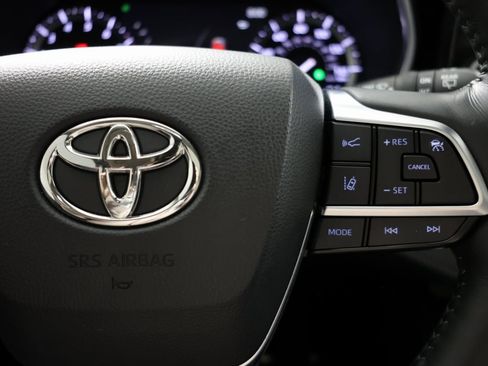 Used 2021 Toyota Highlander Platinum image 31