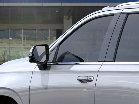 New 2026 Chevrolet Tahoe Premier w/ Sun And Tow Package AWD/4WD image 12