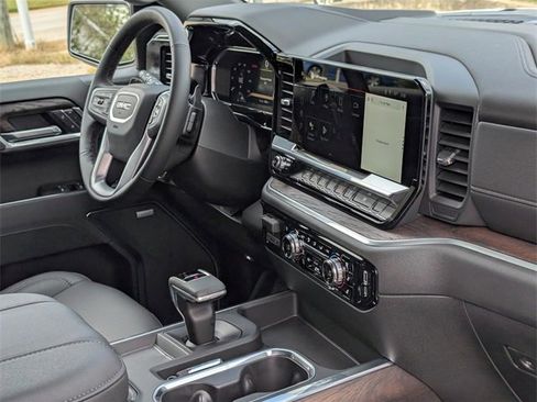 New 2026 GMC Sierra 1500 SLT image 10