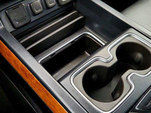 Used 2017 Chevrolet Silverado 1500 High Country image 20