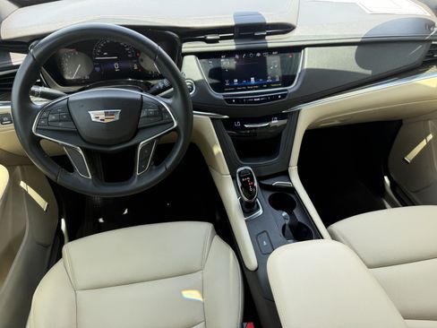 Used 2019 Cadillac XT5 Premium Luxury FWD image 13