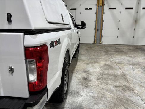 Used 2017 Ford F250 XL w/ Power Equipment Group AWD/4WD image 10