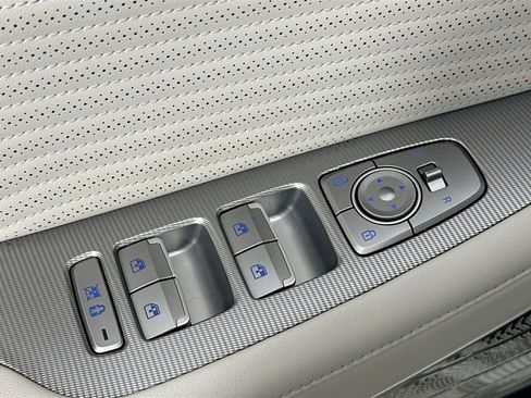 Used 2024 Hyundai Palisade Calligraphy image 18