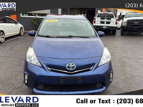 Used 2014 Toyota Prius V Three FWD image 2