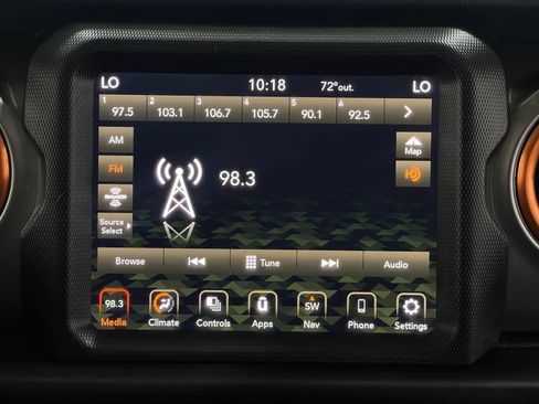 Used 2020 Jeep Wrangler Unlimited Sahara w/ Uconnect 4C Nav & Sound Group AWD/4WD image 22