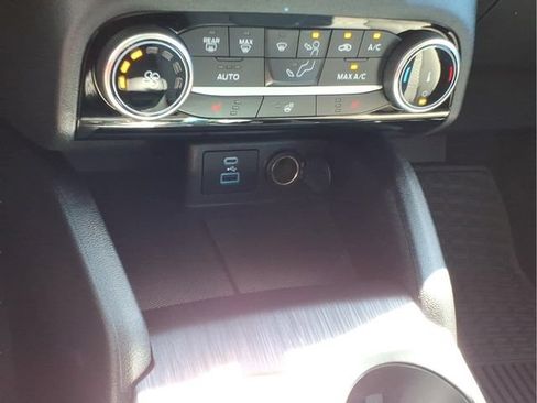 Certified 2022 Ford Escape SE w/ Cold Weather Package AWD/4WD image 25