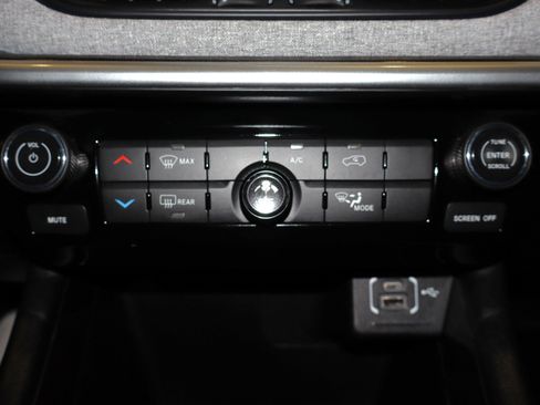 Used 2022 Jeep Compass Latitude image 24