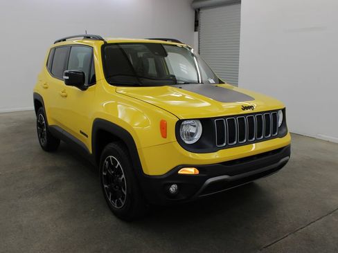 Used 2023 Jeep Renegade Latitude AWD/4WD image 6