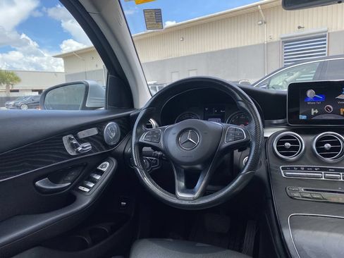 Used 2017 Mercedes-Benz GLC 300 4MATIC Coupe image 3