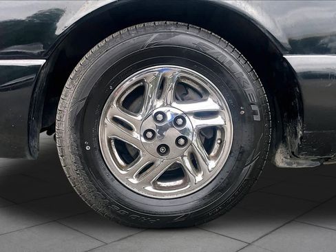 Used 1997 Ford Thunderbird LX image 10